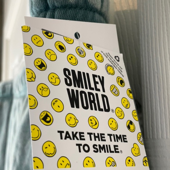 Grayson Threads Women’s Smiley World Sweatshorts Size 2X - Picture 9 of 10